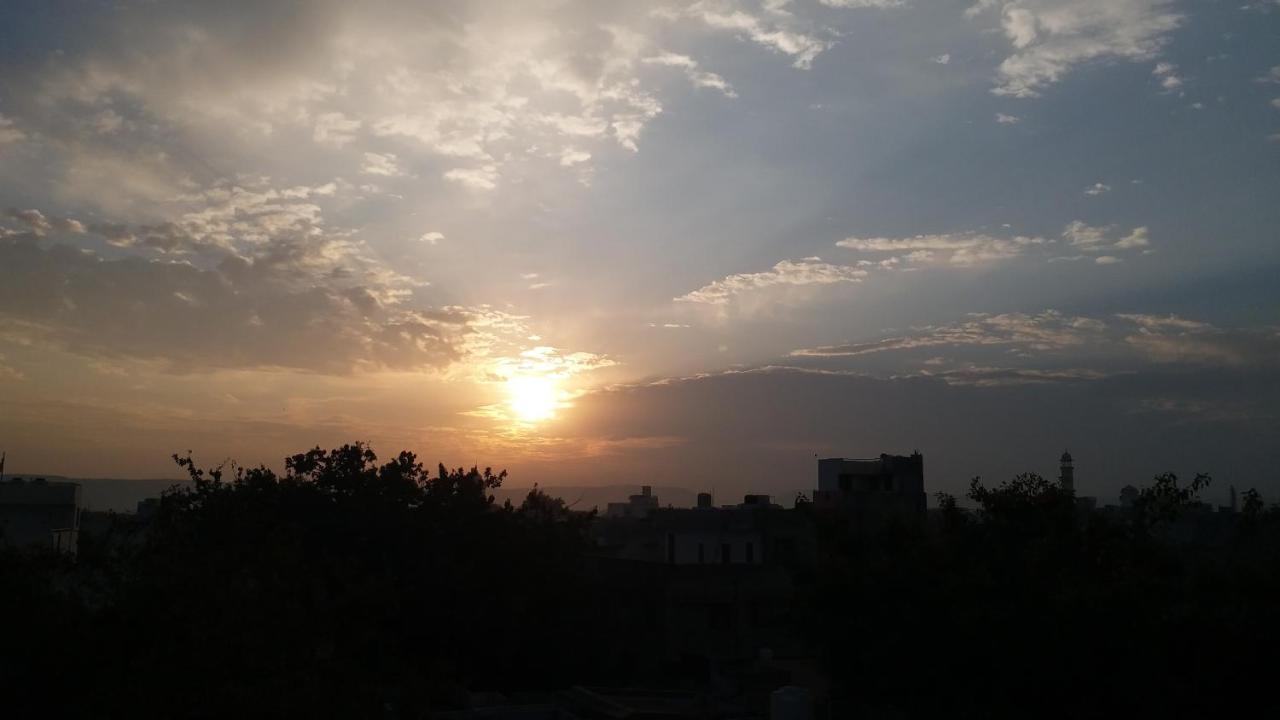 جايبور Swaraj Palace المظهر الخارجي الصورة