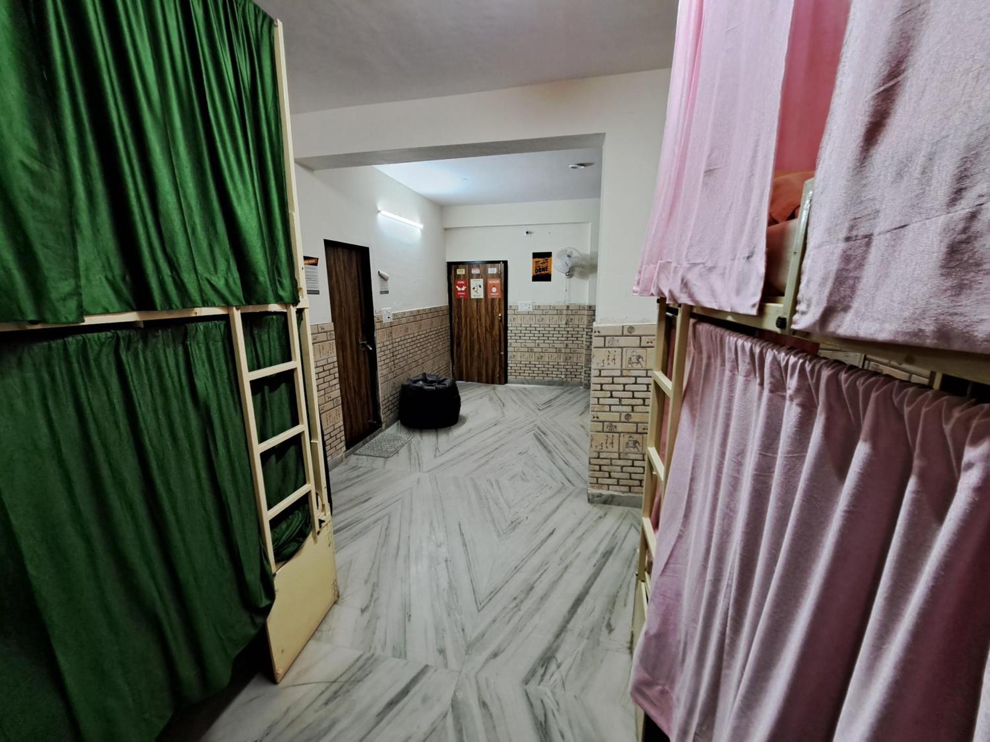 جايبور Swaraj Palace المظهر الخارجي الصورة