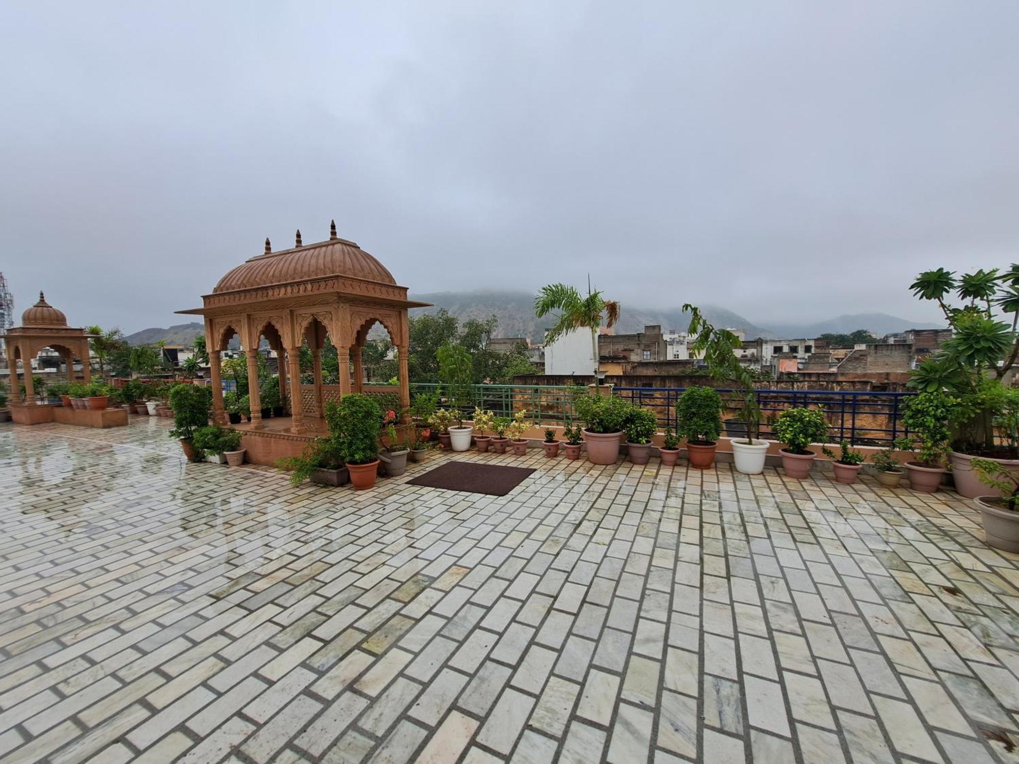 جايبور Swaraj Palace المظهر الخارجي الصورة